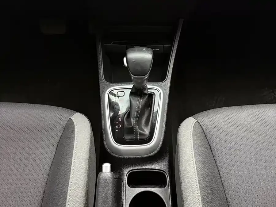 Kia KX1 2021 Yipao 1.4L CVT Sunroof Model 2022 — миниатюра 3