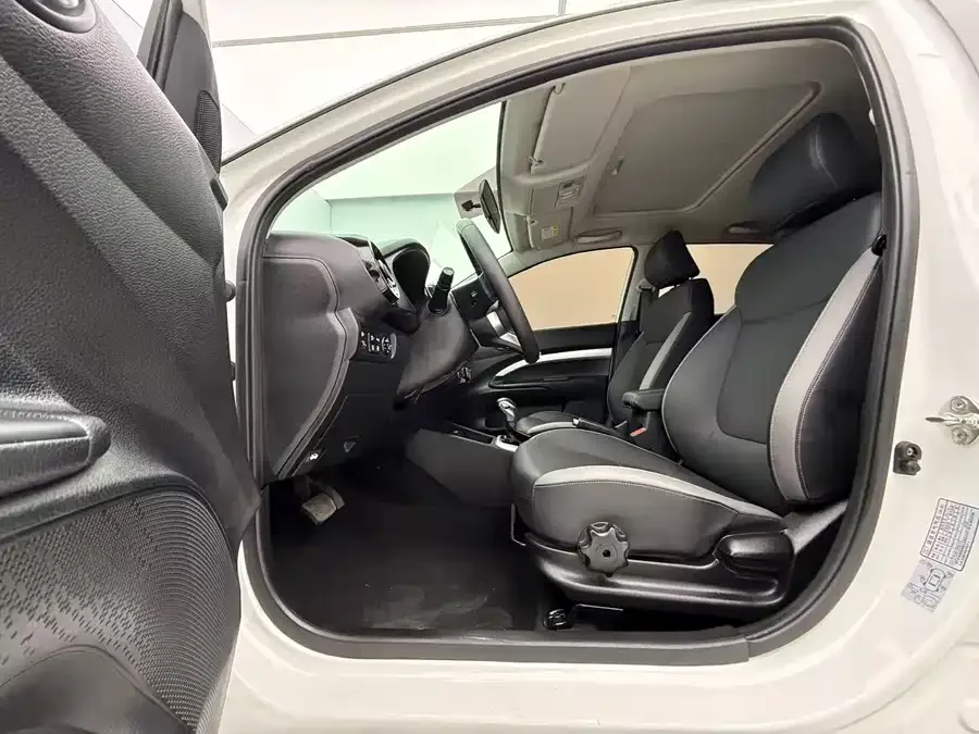 Kia KX1 2021 Yipao 1.4L CVT Sunroof Model 2022 — миниатюра 5