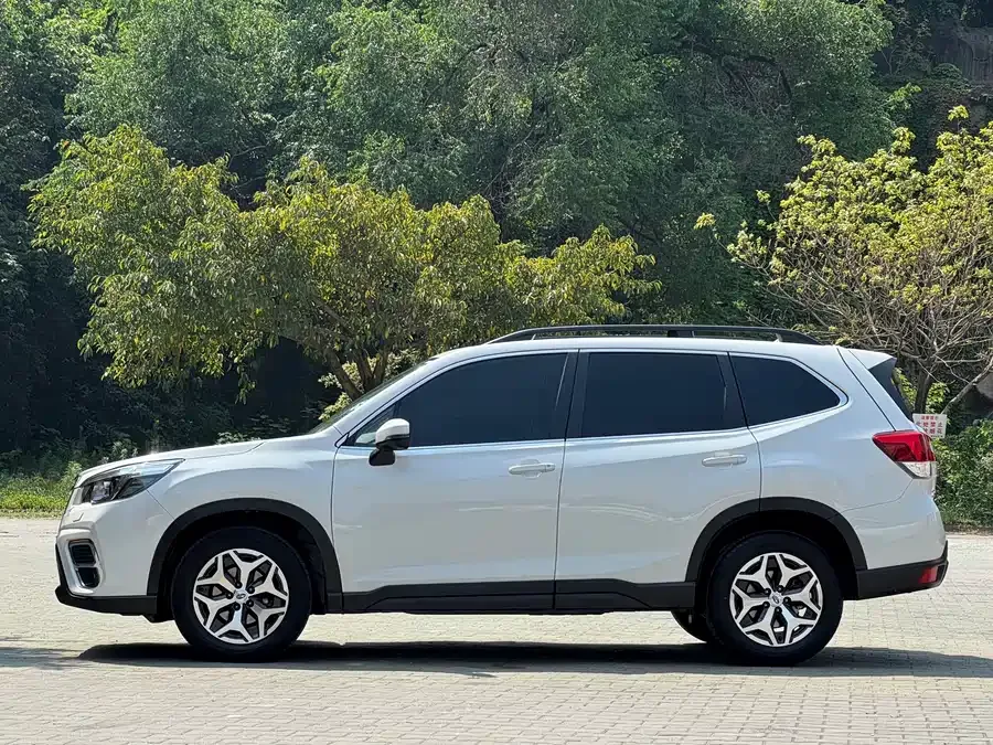 Subaru Forester Forester 2021 2.0i Luxury Edition EyeSight 2022 — миниатюра 3