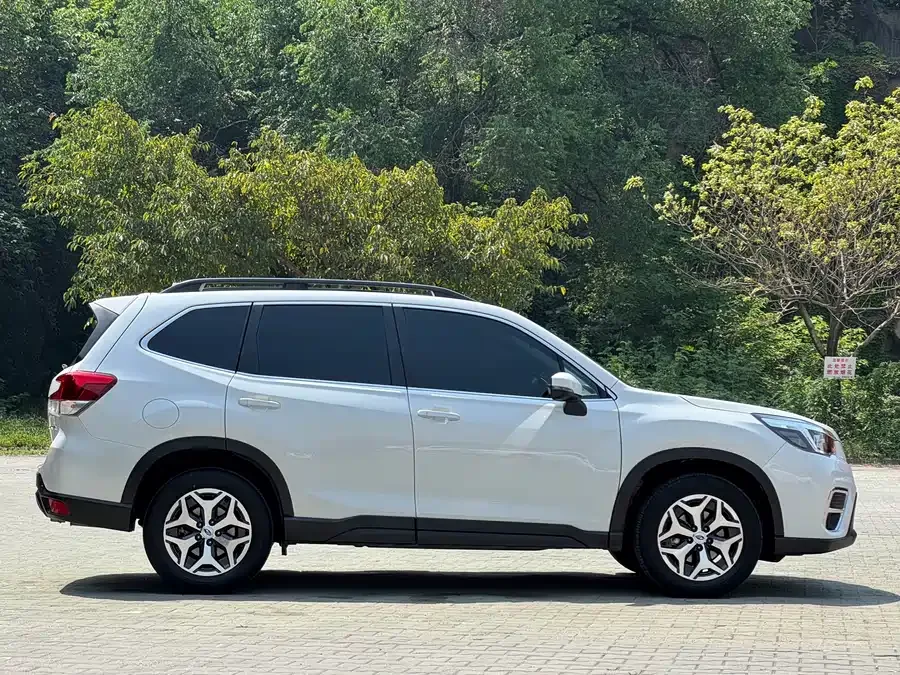 Subaru Forester Forester 2021 2.0i Luxury Edition EyeSight 2022 — миниатюра 4