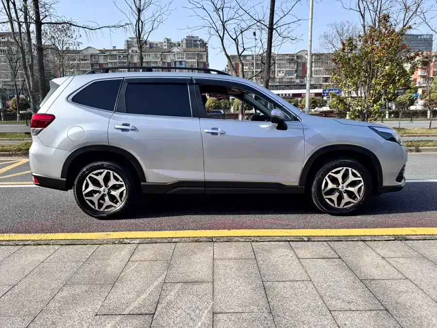 Subaru Forester Forester 2021 2.0i Luxury Edition EyeSight 2022 — миниатюра 4