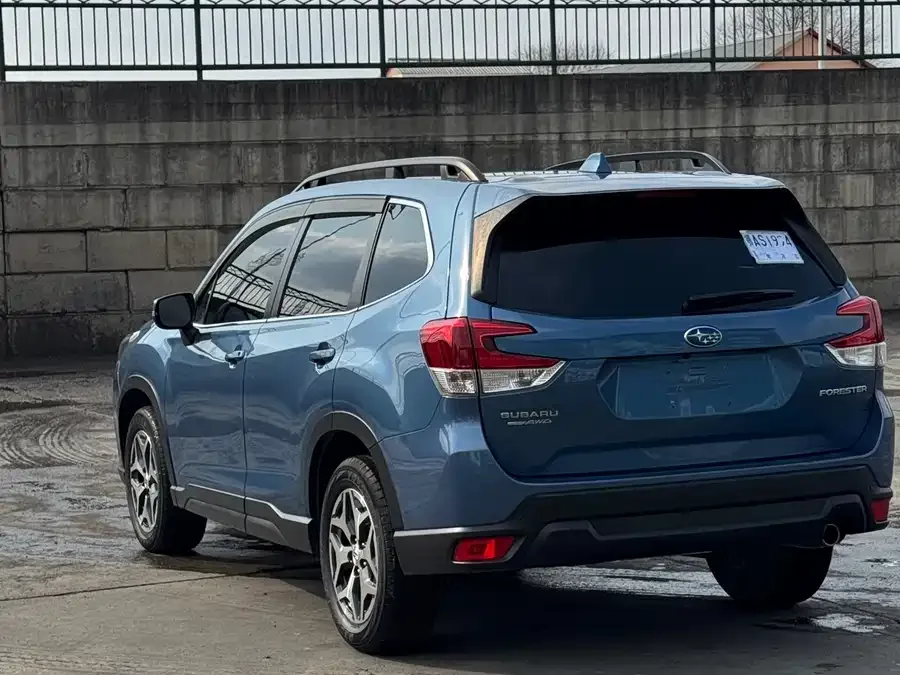 Subaru Forester 2022 Forester 2.0i AWD Luxury Edition 2023 — миниатюра 2