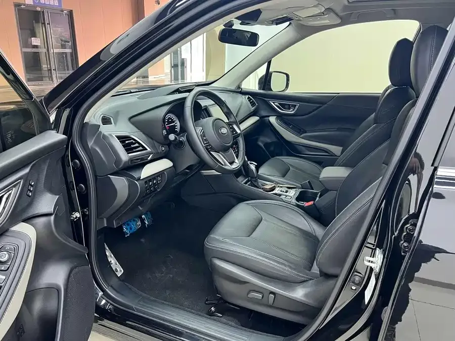 Subaru Forester 2022 Forester 2.0i AWD Ultimate Edition EyeSight 2022 — миниатюра 2