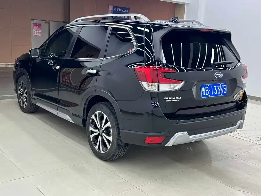 Subaru Forester 2022 Forester 2.0i AWD Ultimate Edition EyeSight 2022 — миниатюра 3