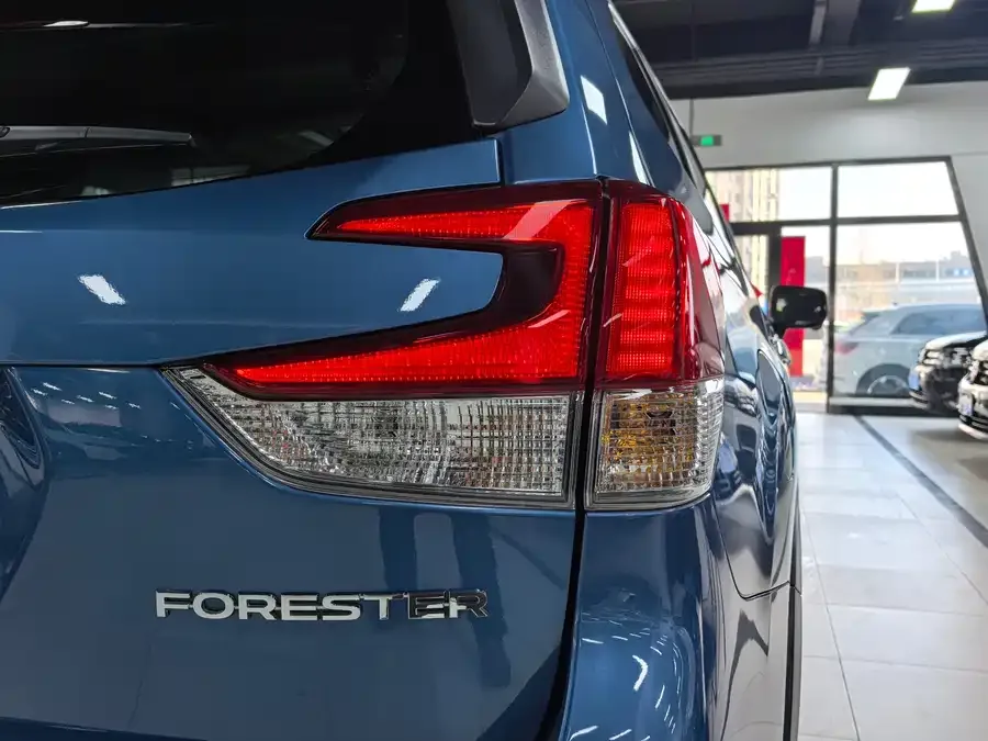 Subaru Forester 2022 Forester 2.0i AWD Ultimate Edition EyeSight 2022 — миниатюра 2