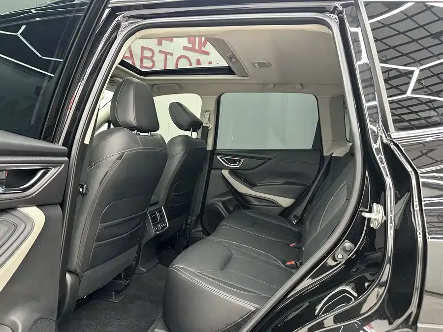 Subaru Forester 2022 Forester 2.0i AWD Ultimate Edition EyeSight 2022 — миниатюра 2