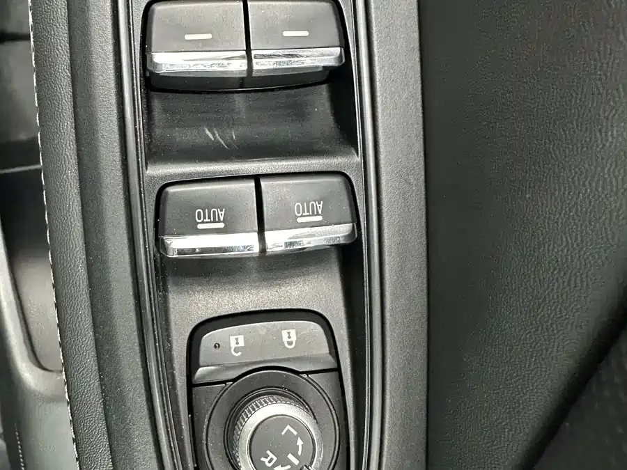 Subaru Forester 2022 Forester 2.0i AWD Ultimate Edition EyeSight 2022 — миниатюра 5