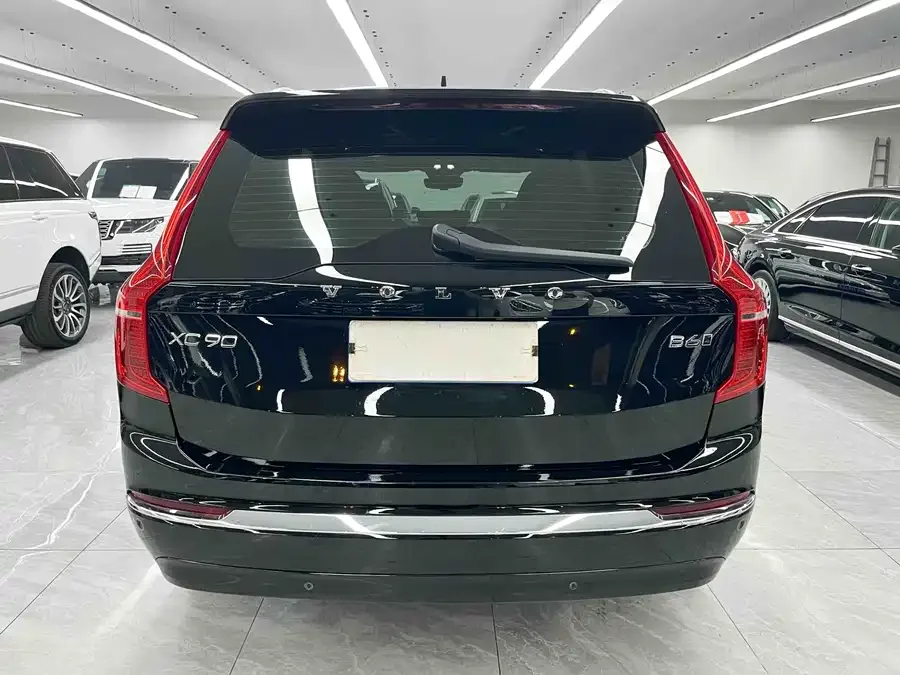 Volvo XC90 2023 B5 Smart Luxury Edition 5 Seaters 2023 — миниатюра 2
