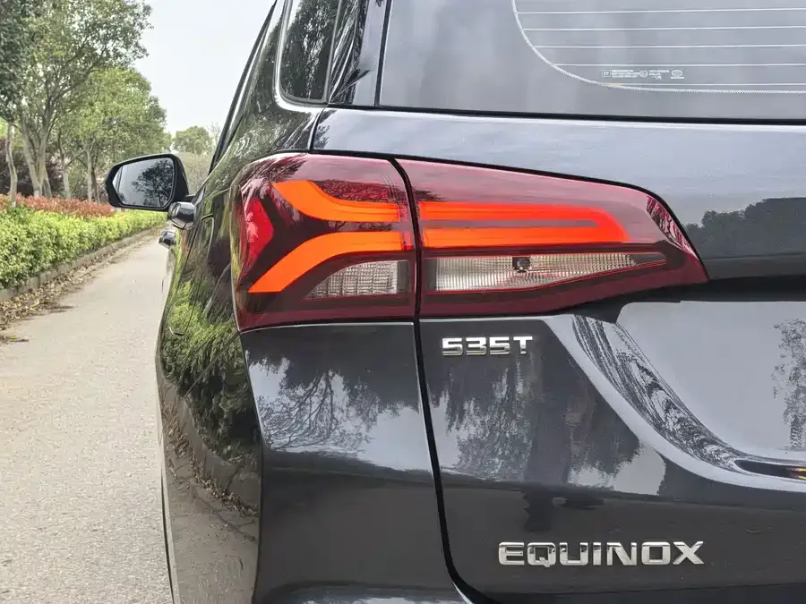 Chevrolet Equinox Explorer 2022 535T Chijie Edition 2022 — миниатюра 3