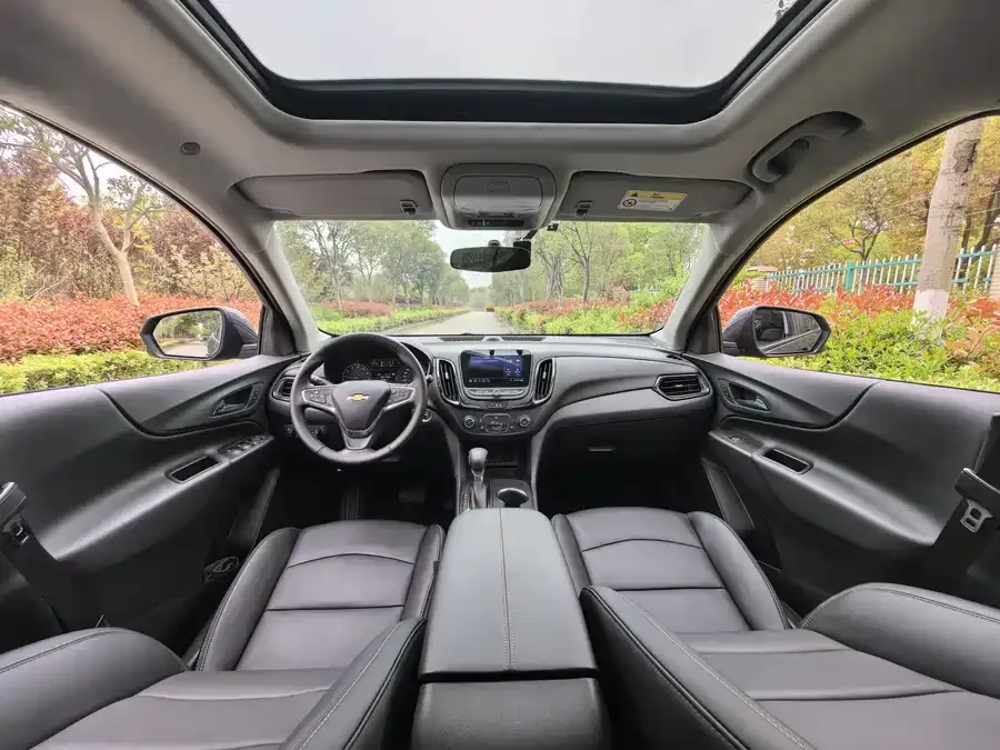 Chevrolet Equinox Explorer 2022 535T Chijie Edition 2022 — миниатюра 4