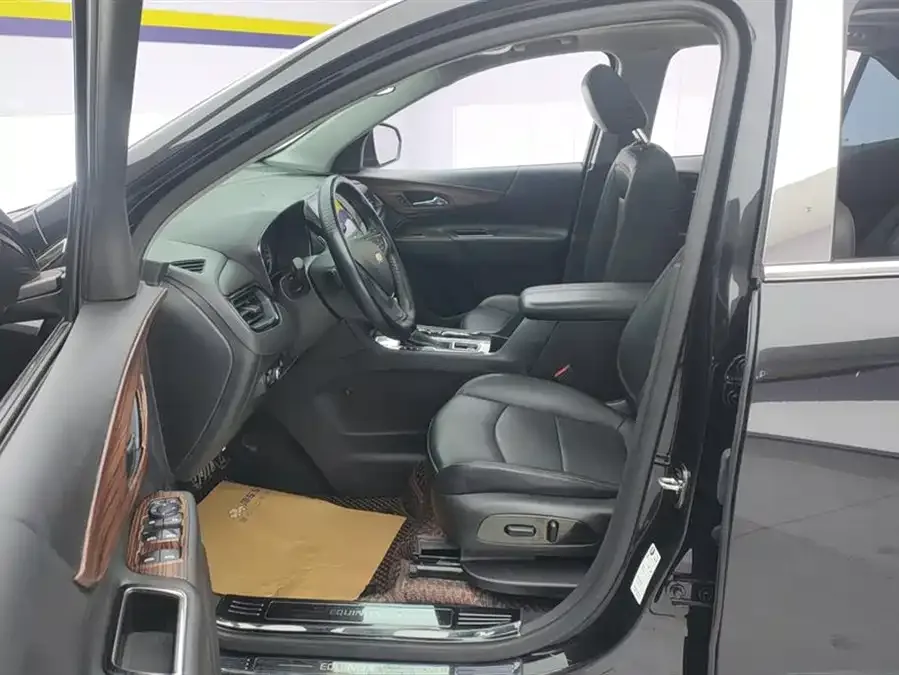 Chevrolet Equinox Explorer 2022 535T Chijie Edition 2022 — миниатюра 3