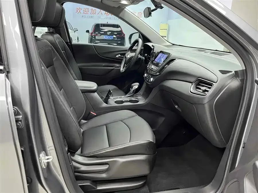 Chevrolet Equinox Explorer 2021 535T Chijie Edition 2022 — миниатюра 4