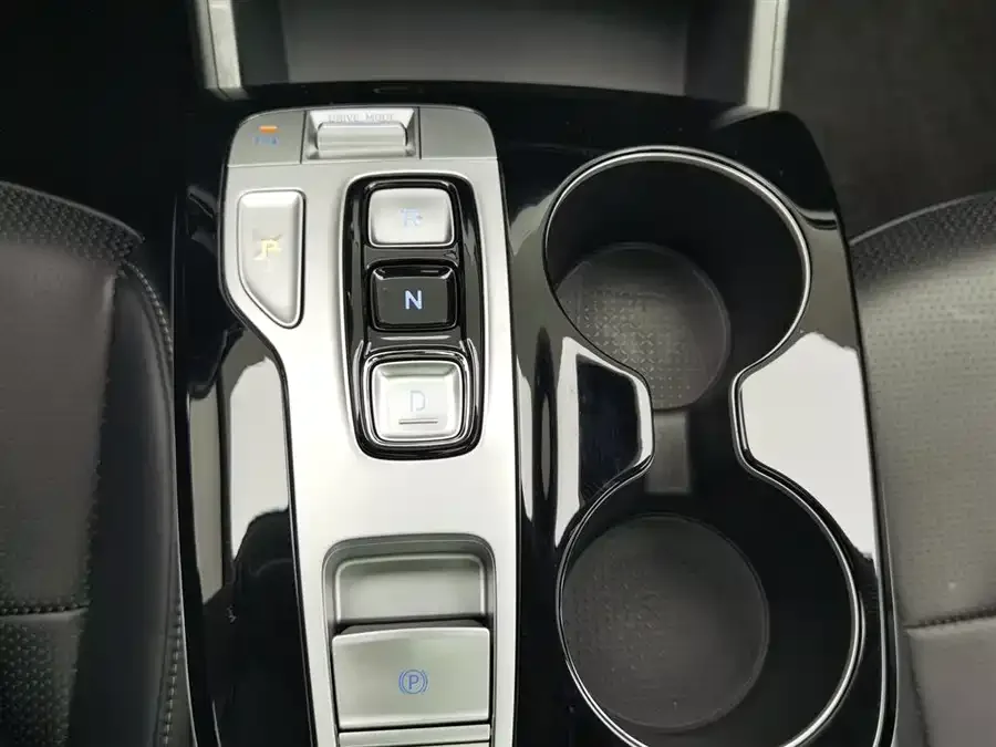 Hyundai Tucson L 2022 Tucson L 2.0L Hybrid Smart Edition 2022 — миниатюра 4