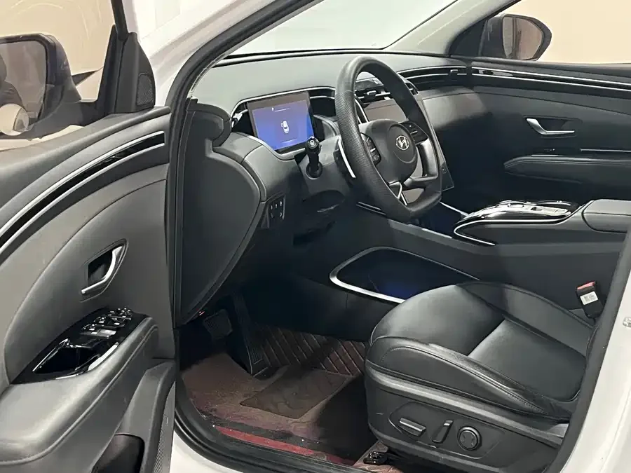 Hyundai Tucson L Tucson 2023 Tucson L 1.5T Automatic 2WD LUX Premium Edition 2023 — миниатюра 4