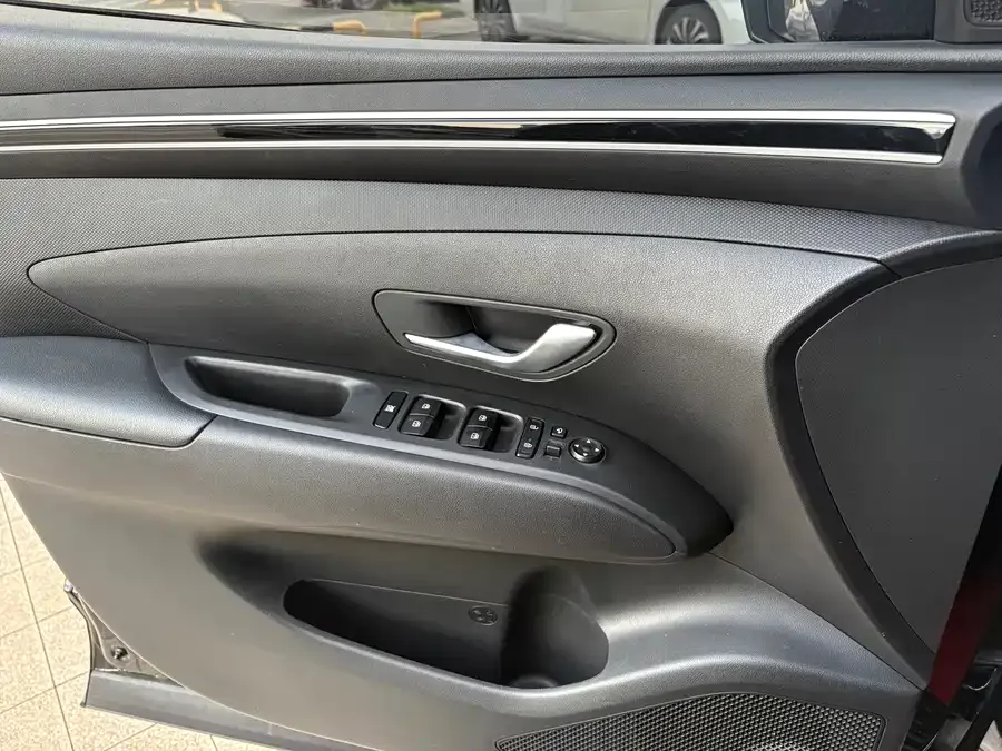 Hyundai Tucson L 2023 Tucson L 1.5T Automatic 2WD GLX N Line Elite Edition 2023 — миниатюра 4