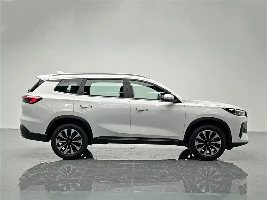 Chery Tiggo 8 PLUS Chery Tiggo 8 PLUS 2025 290TGDI DCT Pro Edition 2026 — миниатюра 4