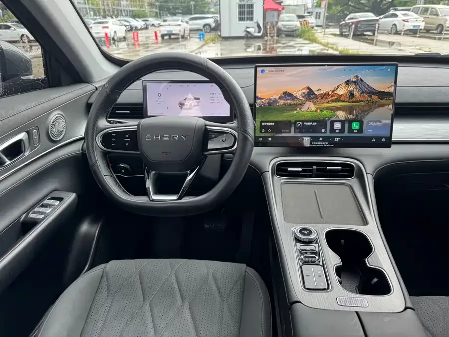 Chery Tiggo 8 PLUS Tiggo 8 PLUS 2024 Champion Edition 290TGDI DCT Pride Edition 5-seater 2025 — миниатюра 5