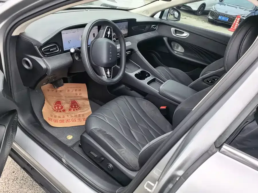 Roewe D7 Roewe D7 2023 DMH 125km Flagship Edition 2023 — миниатюра 3
