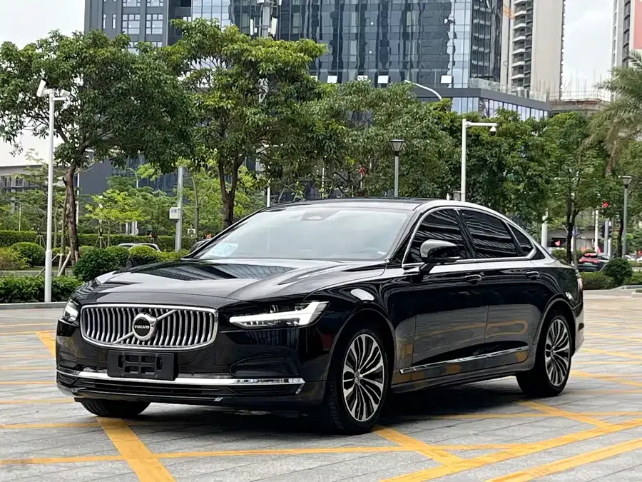 Volvo S90 2024 B5 Luxury Edition 2024 — фото 1, купить с доставкой в Москву