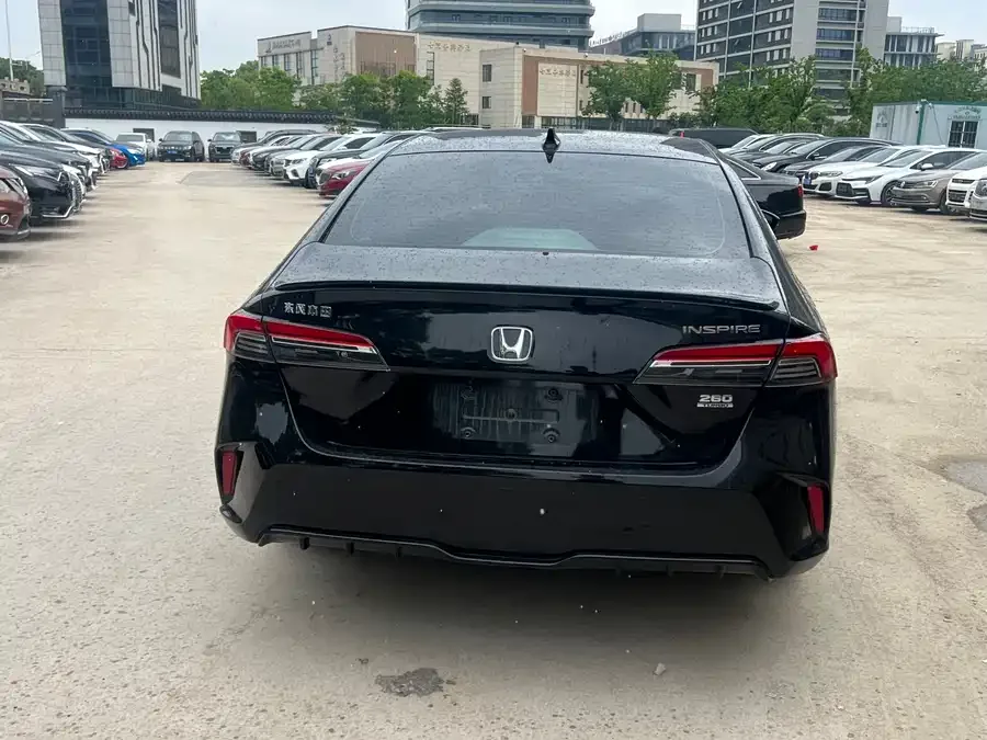 Honda Inspire Insignia 2025 260TURBO Elegant Edition 2025 — миниатюра 2