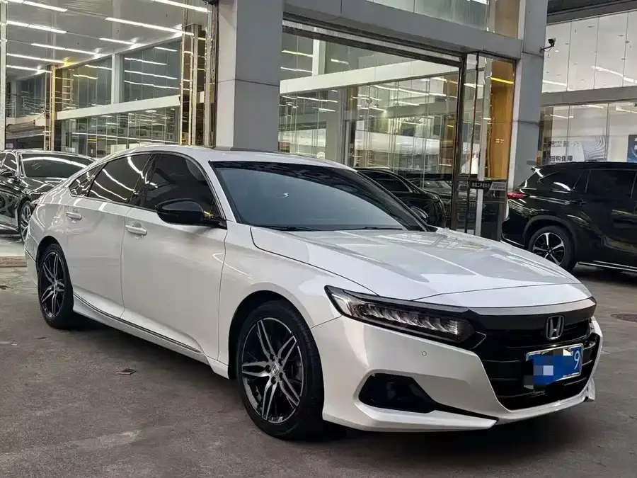 Honda Accord 2022 Accord 260TURBO Fantasy Night Premium Edition 2022 — миниатюра 3