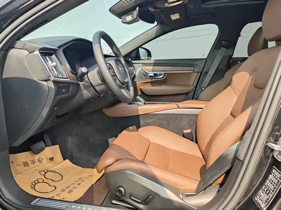 Volvo S90 2025 B5 Zhiyuan Luxury Edition 2025 — миниатюра 2