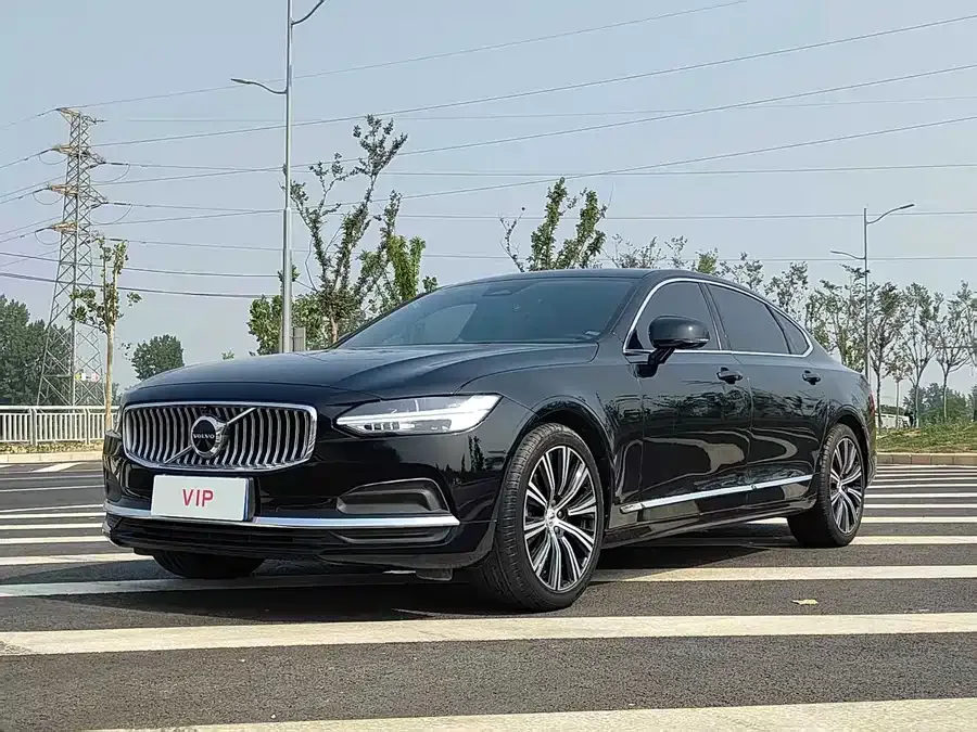 Volvo S90 2025 B5 Zhiyuan Luxury Edition 2025 — фото 1, купить с доставкой в Москву
