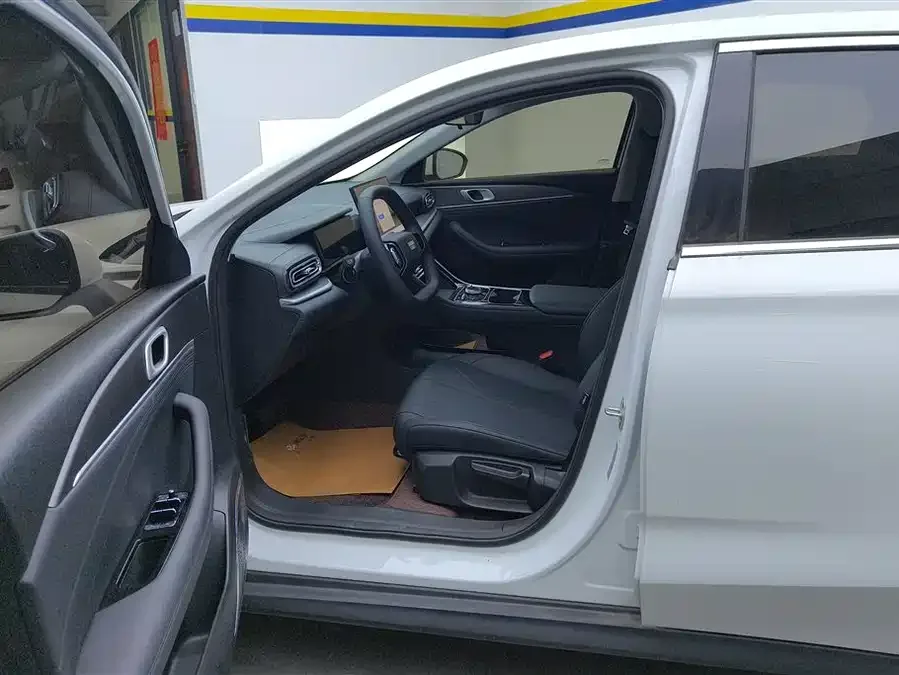 Geely Galaxy Star 6 Galaxy Star 6 2026 60km Starter Edition 2026 — миниатюра 3