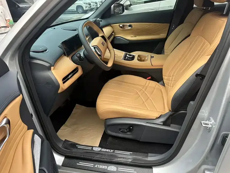 Geely Galaxy Starship 7 Galaxy Starship 7 2025 120km Navigator Edition 2025 — миниатюра 2