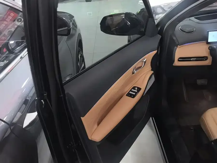 Geely Galaxy Starship 7 Galaxy Starship 7 2025 120km Navigator Edition 2025 — миниатюра 4