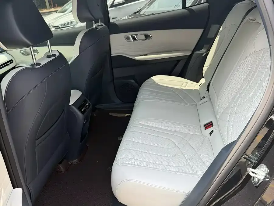Geely Galaxy Starship 7 Galaxy Starship 7 2025 120km Navigator Edition 2025 — миниатюра 2