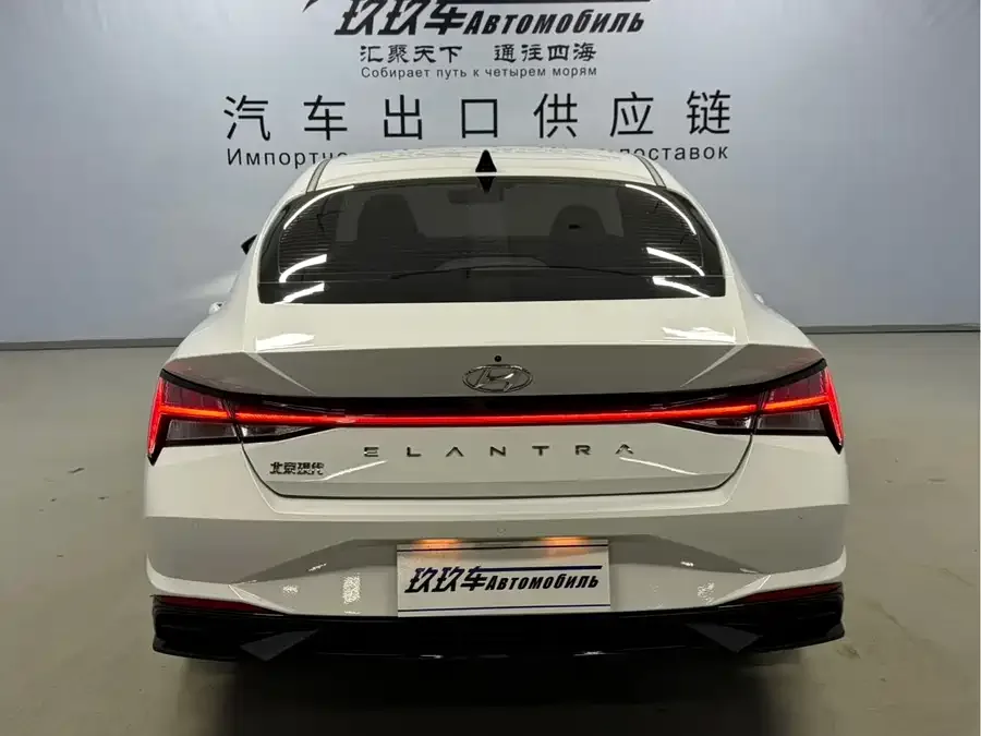 Hyundai Elantra Elantra 2022 1.5L CVT LUX Premium Edition 2023 — миниатюра 2