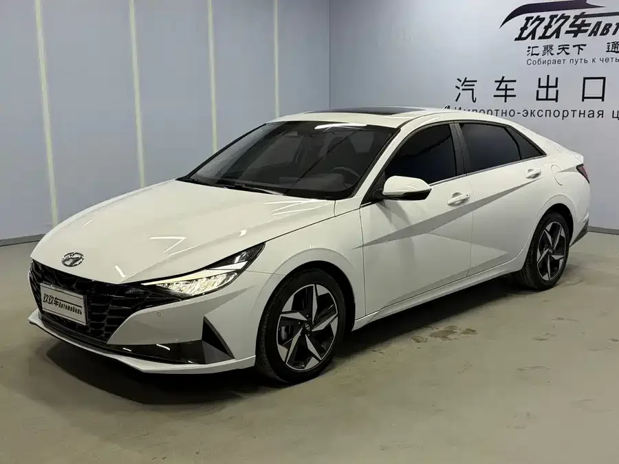 Hyundai Elantra Elantra 2022 1.5L CVT LUX Premium Edition 2023 — фото 1, купить с доставкой в Москву