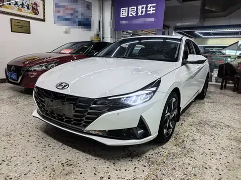 Hyundai Elantra 2023 купить в Москве