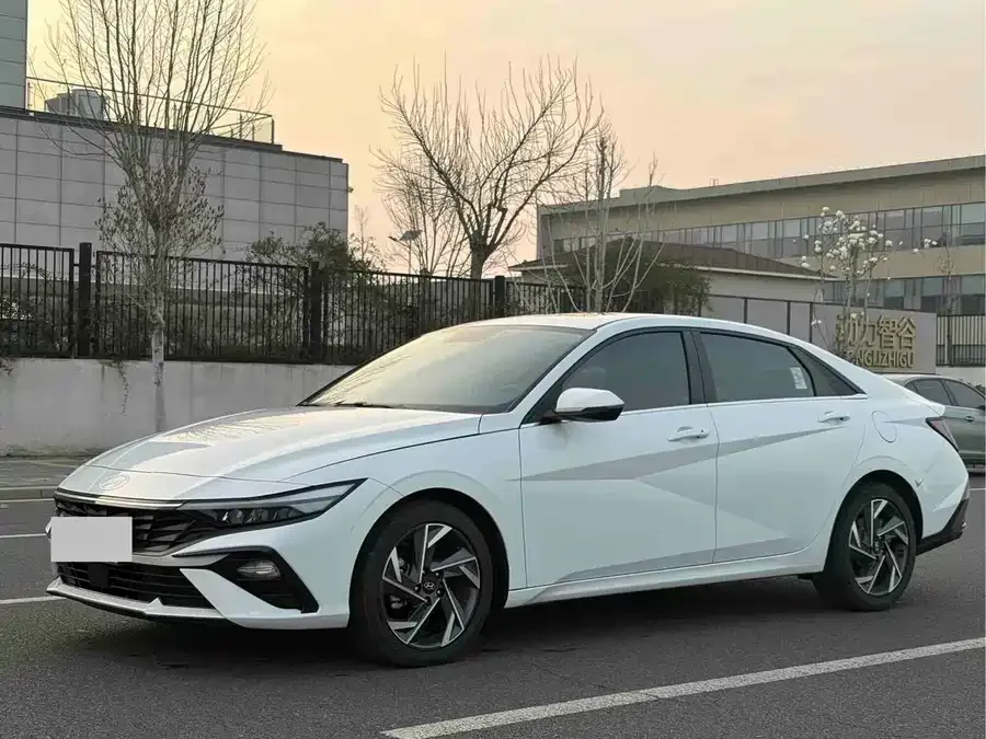 Hyundai Elantra Elantra 2023 1.5L CVT GLX Elite Edition 2023 — фото 1, купить с доставкой в Москву