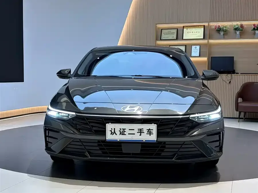 Hyundai Elantra Elantra 2023 1.5L CVT LUX Premium Edition 2025 — миниатюра 2