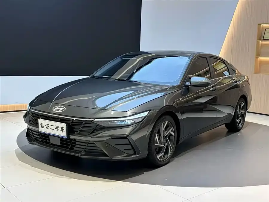 Hyundai Elantra Elantra 2023 1.5L CVT LUX Premium Edition 2025 — фото 1, купить с доставкой в Москву