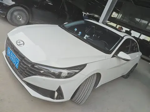 Hyundai Elantra 2022 купить в Москве