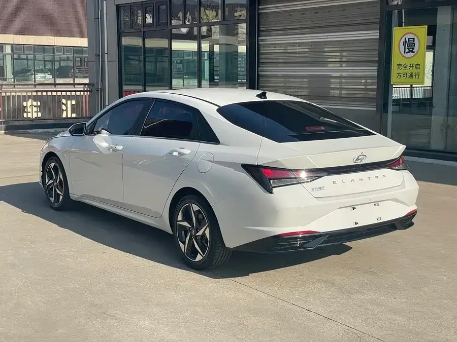 Hyundai Elantra Elantra 2021 1.5L CVT GLX Elite Edition 2022 — миниатюра 2
