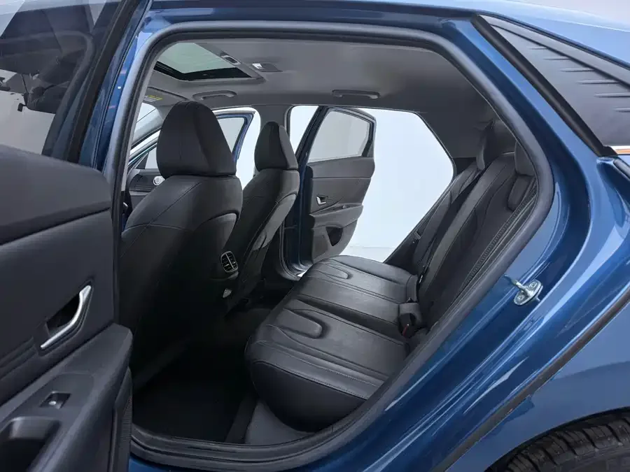 Hyundai Elantra Elantra 2021 1.5L CVT LUX Premium Edition 2022 — миниатюра 5