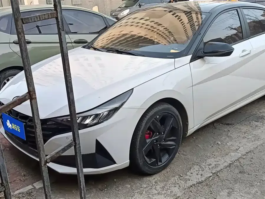Hyundai Elantra Elantra 2022 1.5L CVT TOP flagship version 2022 — фото 1, купить с доставкой в Москву