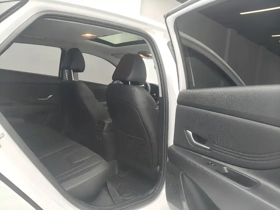 Hyundai Elantra Elantra 2021 1.5L CVT GLX Elite Edition 2023 — миниатюра 4