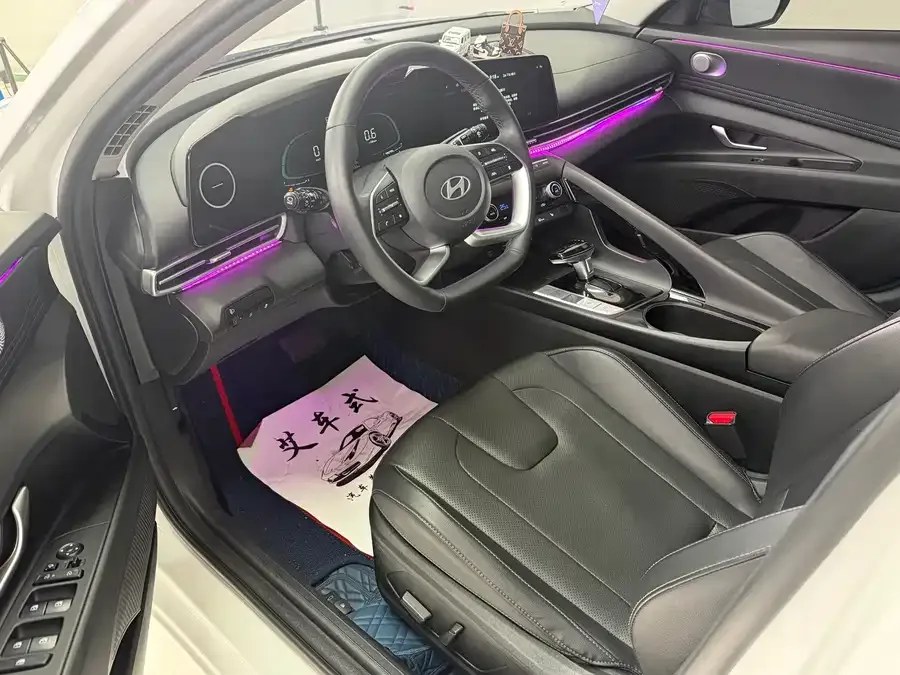 Hyundai Elantra Elantra 2023 1.5L CVT LUX Premium Edition 2023 — миниатюра 4