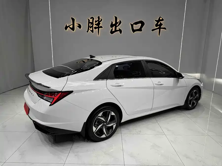 Hyundai Elantra Elantra 2023 1.5L CVT LUX Premium Edition 2023 — миниатюра 2