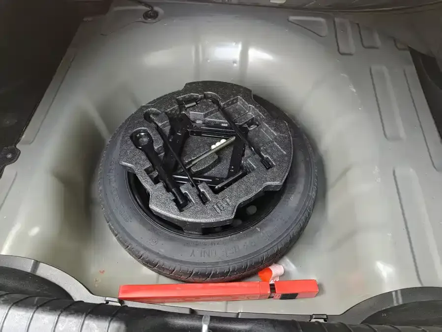Hyundai Elantra Elantra 2023 1.5L CVT LUX Premium Edition 2023 — миниатюра 5