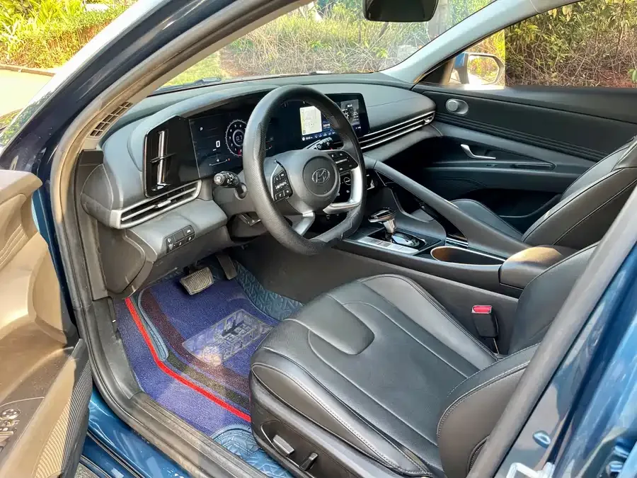 Hyundai Elantra Elantra 2022 1.5L CVT LUX Premium Edition 2022 — миниатюра 4