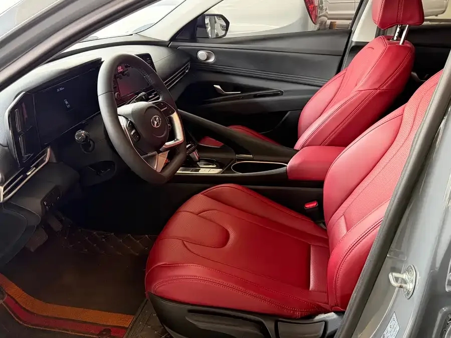 Hyundai Elantra Elantra 2023 1.5L CVT LUX Premium Edition 2023 — миниатюра 4