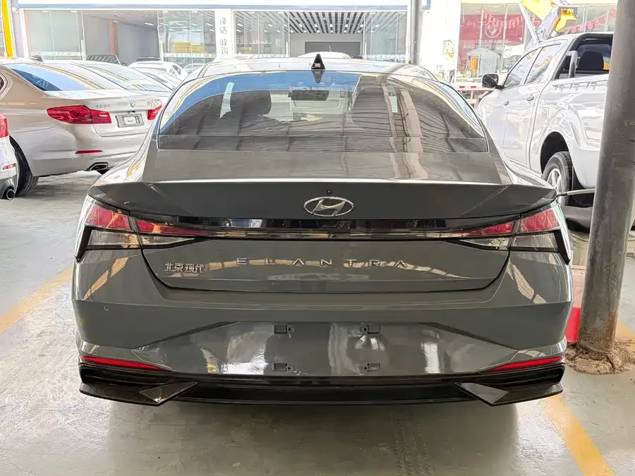 Hyundai Elantra Elantra 2023 1.5L CVT LUX Premium Edition 2023 — миниатюра 5