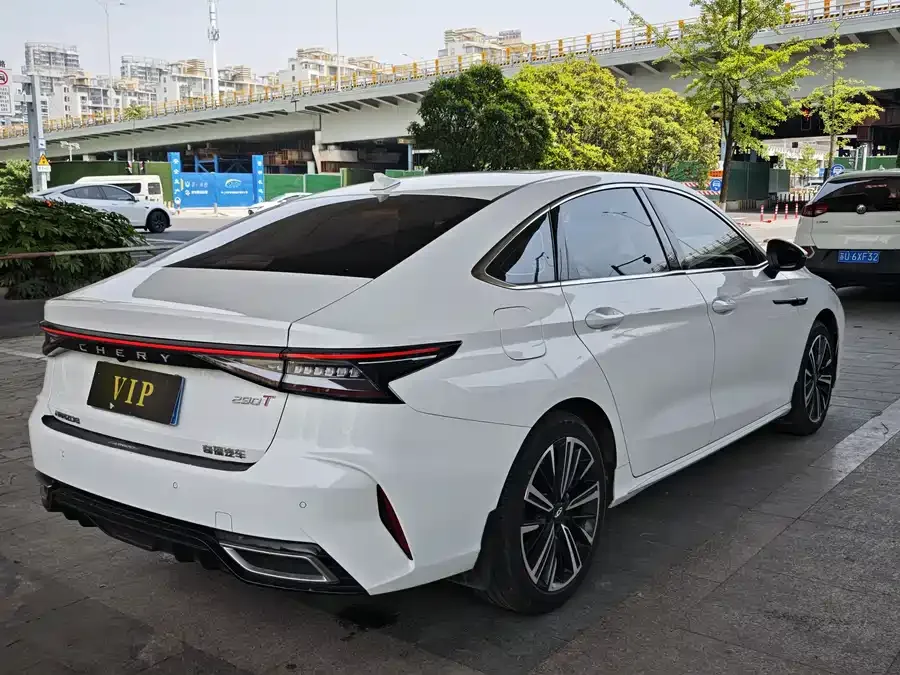 Chery Arrizo 8 Arrizo 8 2022 1.6T DCT 2023 — миниатюра 2