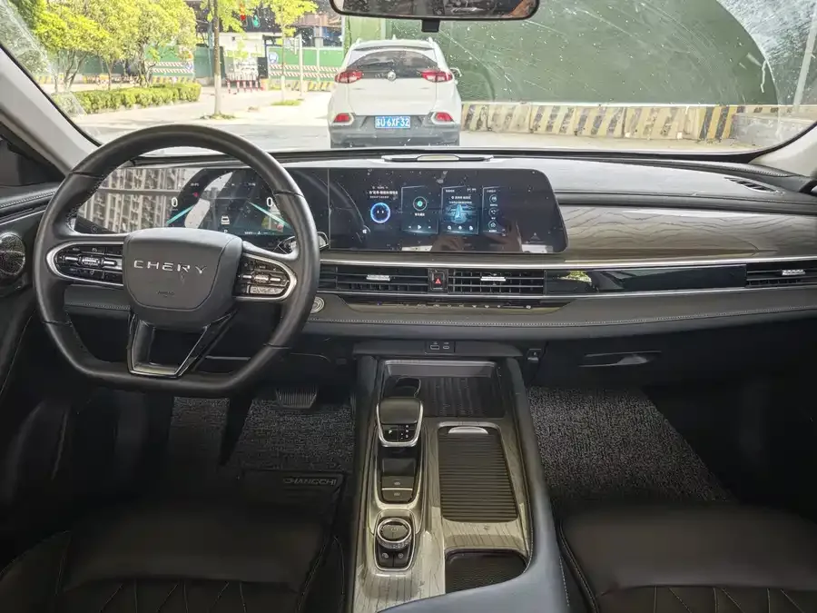 Chery Arrizo 8 Arrizo 8 2022 1.6T DCT 2023 — миниатюра 4